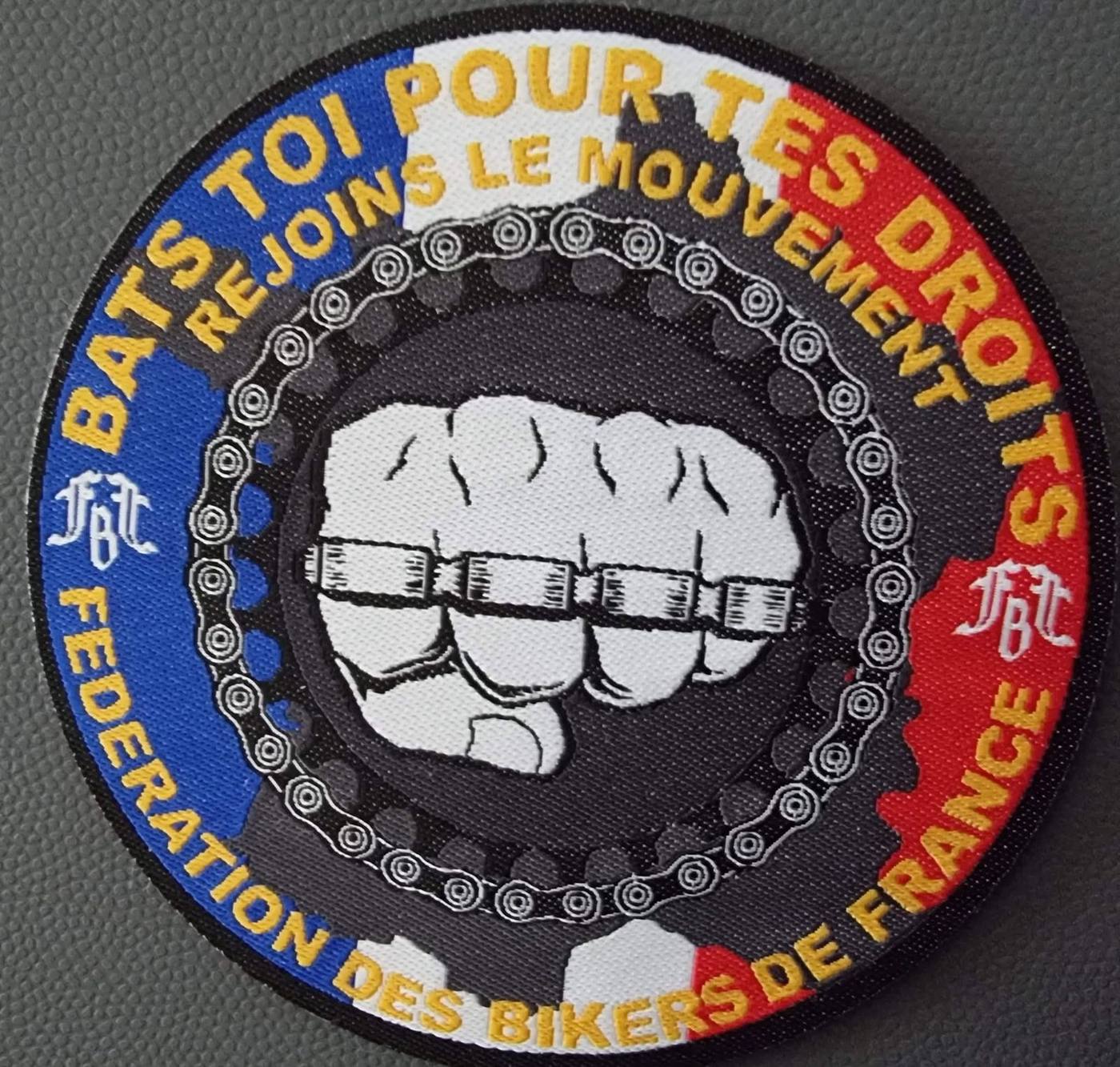 Patch brodé Bats-toi pour tes droits